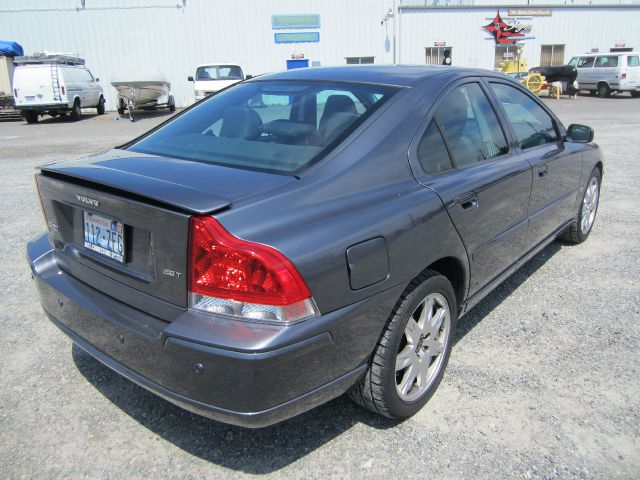 2005 Volvo S60 4WD 4dr Sport