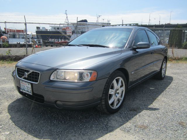 2005 Volvo S60 4WD 4dr Sport