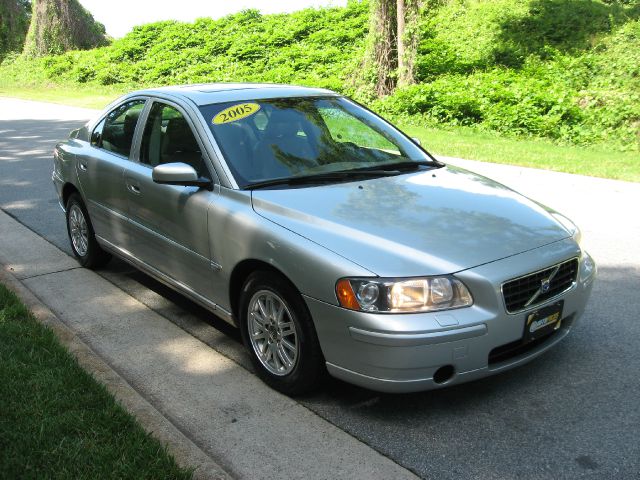 2005 Volvo S60 4WD 4dr Sport