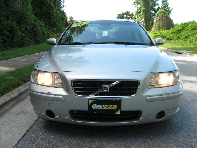 2005 Volvo S60 4WD 4dr Sport