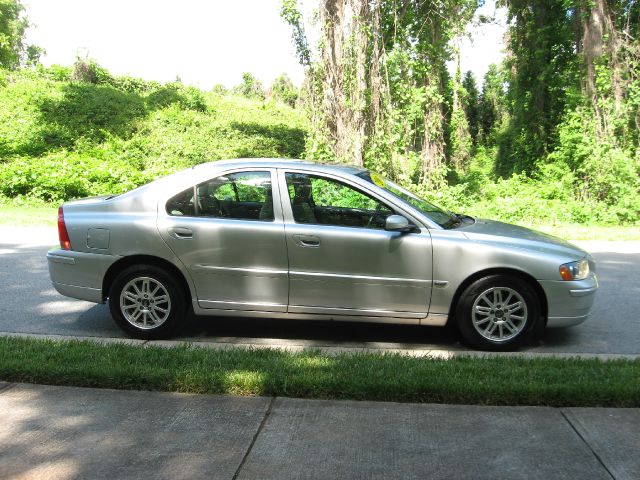 2005 Volvo S60 4WD 4dr Sport