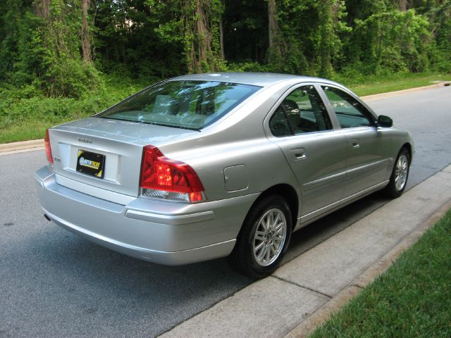 2005 Volvo S60 4WD 4dr Sport