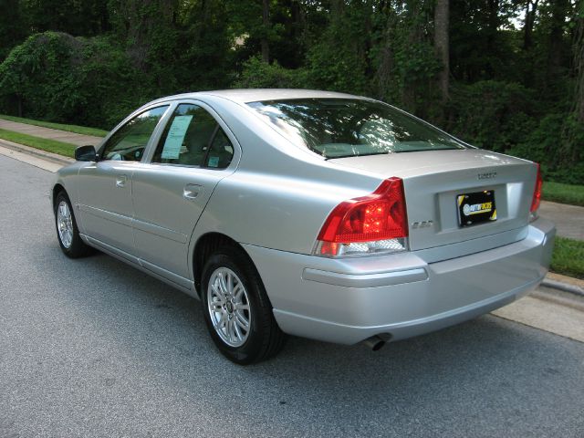 2005 Volvo S60 4WD 4dr Sport