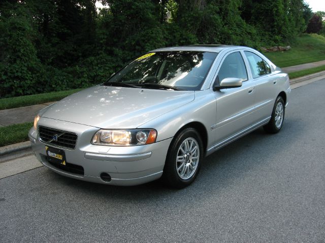 2005 Volvo S60 4WD 4dr Sport