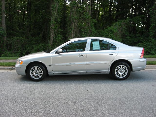 2005 Volvo S60 4WD 4dr Sport