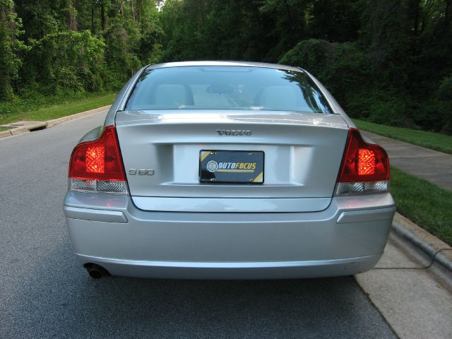 2005 Volvo S60 4WD 4dr Sport