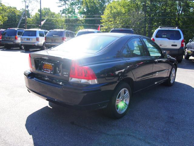 2005 Volvo S60 4WD 4dr Sport