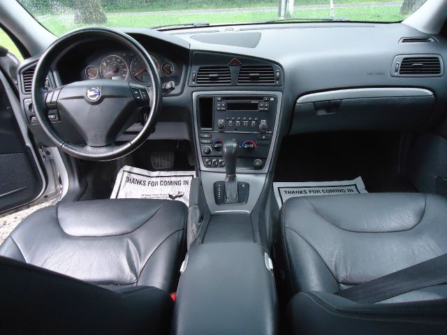 2005 Volvo S60 4WD 4dr Sport