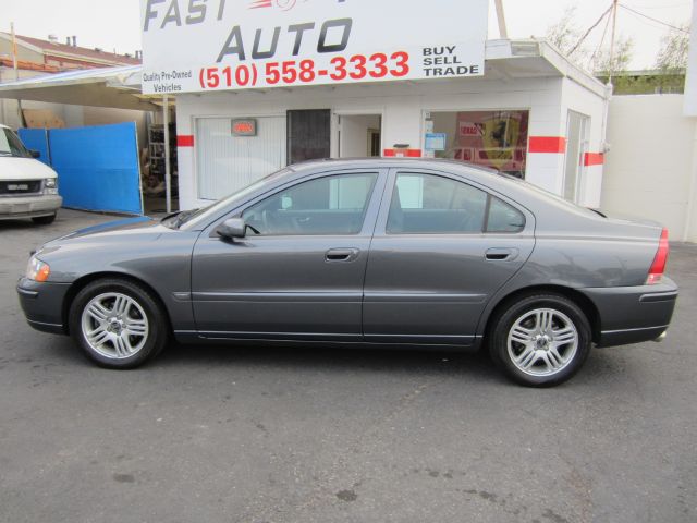 2005 Volvo S60 4WD 4dr Sport