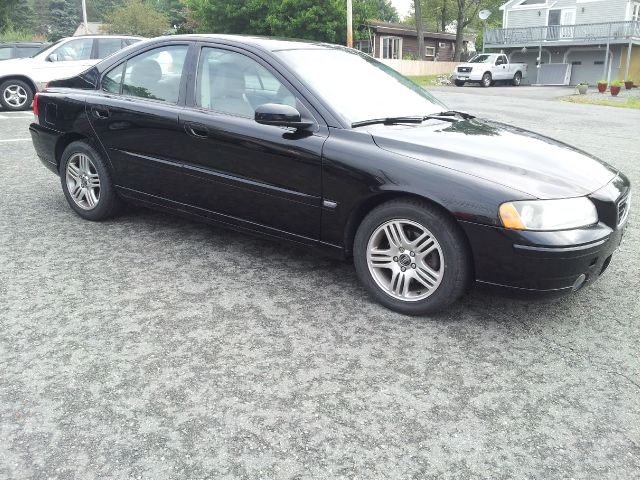 2005 Volvo S60 4WD 4dr Sport