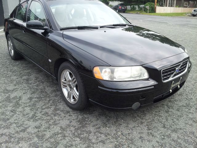 2005 Volvo S60 4WD 4dr Sport