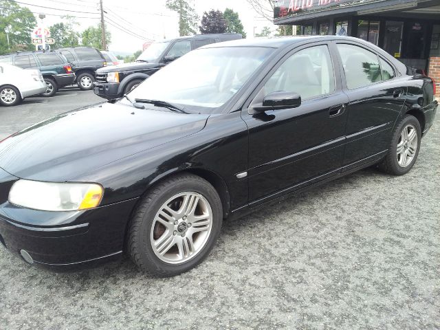 2005 Volvo S60 4WD 4dr Sport