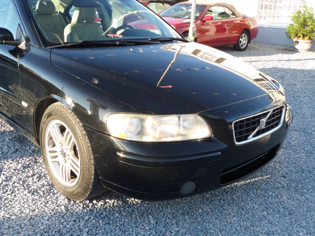 2005 Volvo S60 4WD 4dr Sport