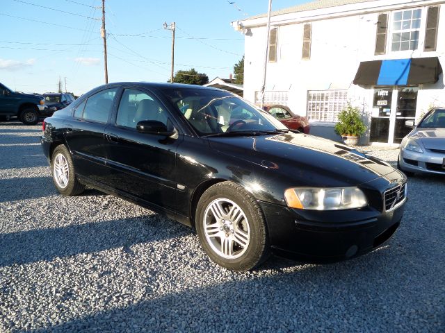 2005 Volvo S60 4WD 4dr Sport