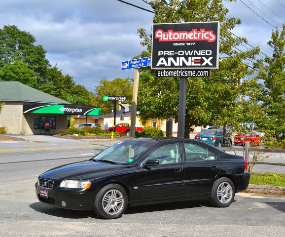 2005 Volvo S60 4WD 4dr Sport