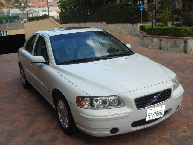 2005 Volvo S60 4WD 4dr Sport