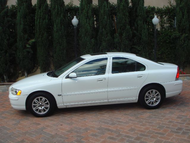 2005 Volvo S60 4WD 4dr Sport