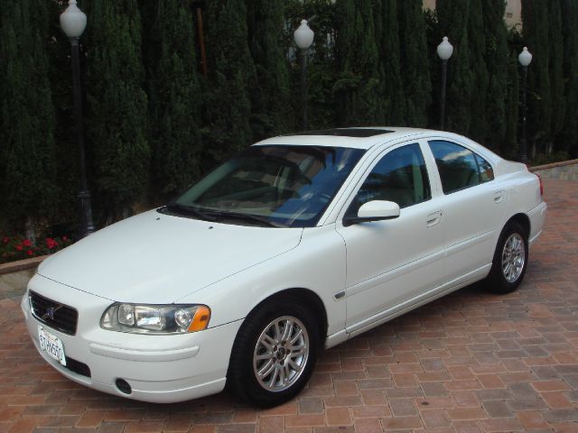 2005 Volvo S60 4WD 4dr Sport