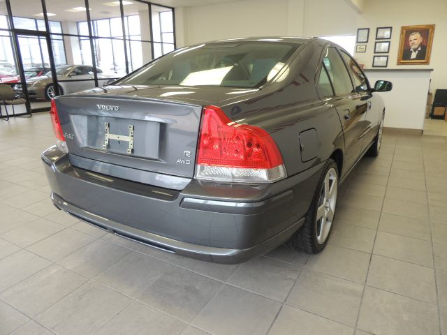 2005 Volvo S60 W/leather