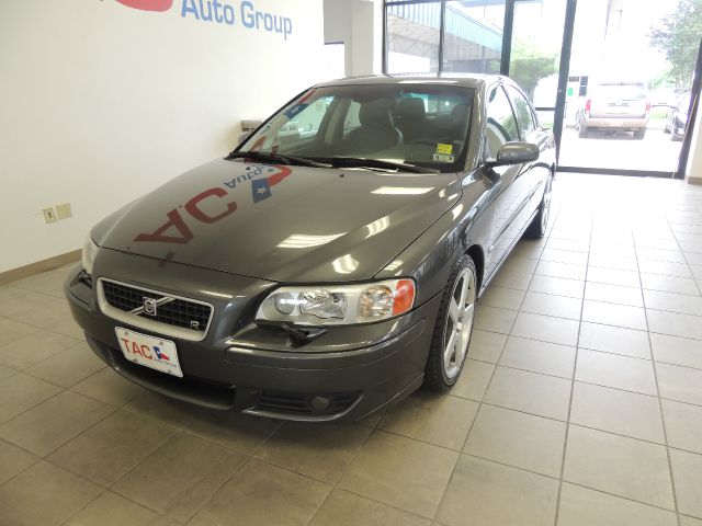 2005 Volvo S60 W/leather