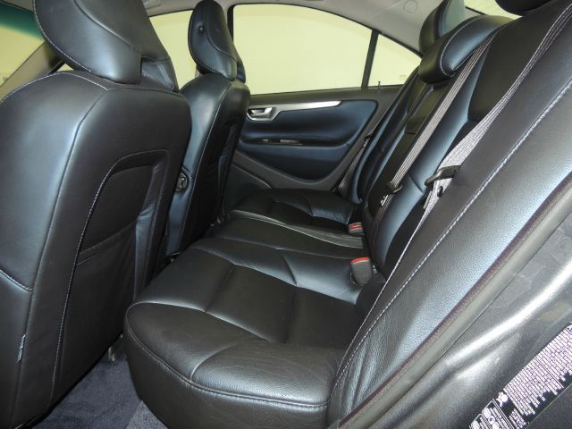 2005 Volvo S60 W/leather