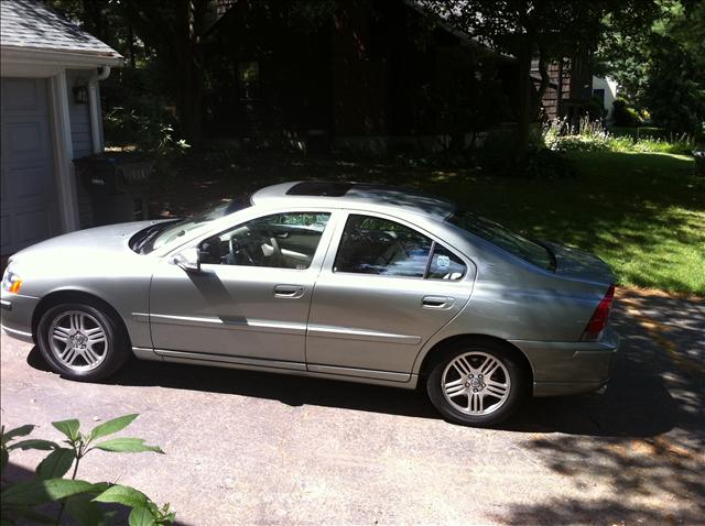 2007 Volvo S60 4d Wagon LS (V8)