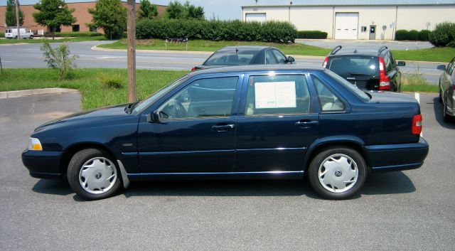 1998 Volvo S70 Base