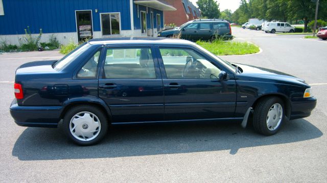 1998 Volvo S70 Base