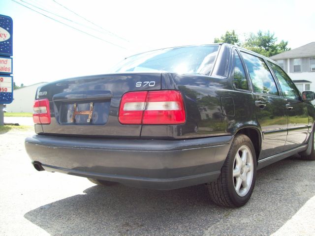 1998 Volvo S70 Base