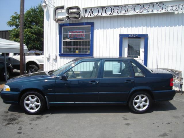 1998 Volvo S70 Base