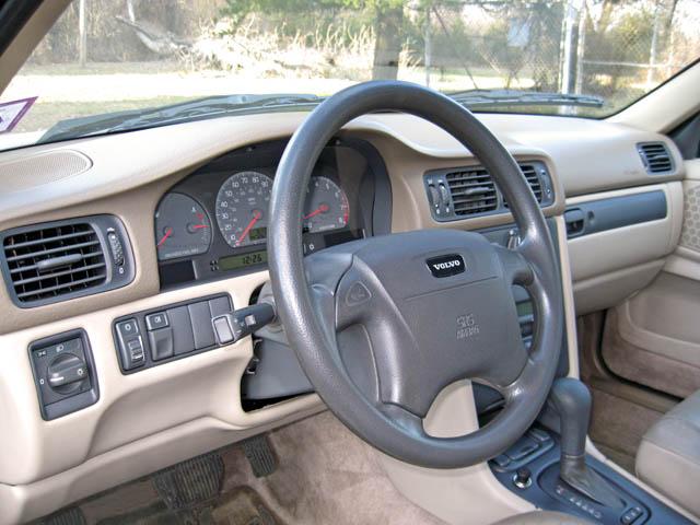 1998 Volvo S70 Base