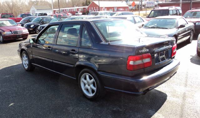 1998 Volvo S70 Base