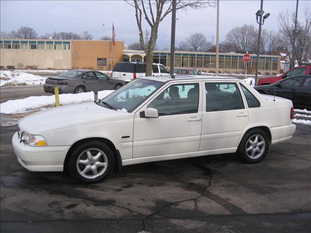 1998 Volvo S70 Base