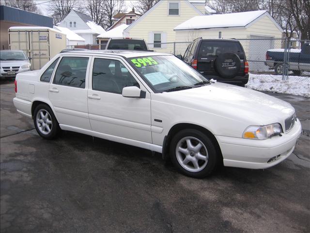 1998 Volvo S70 Base