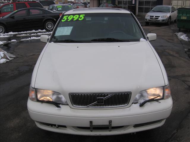 1998 Volvo S70 Base