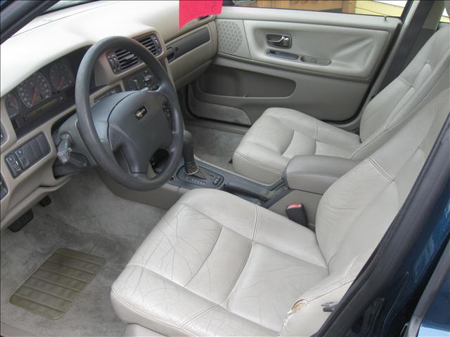 1998 Volvo S70 Base