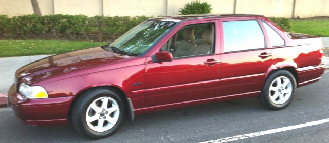 1998 Volvo S70 Base