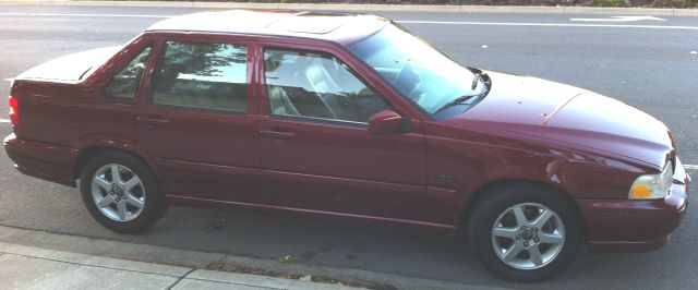 1998 Volvo S70 Base