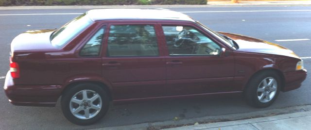 1998 Volvo S70 Base