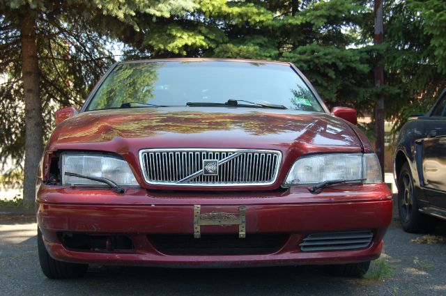 1998 Volvo S70 Base