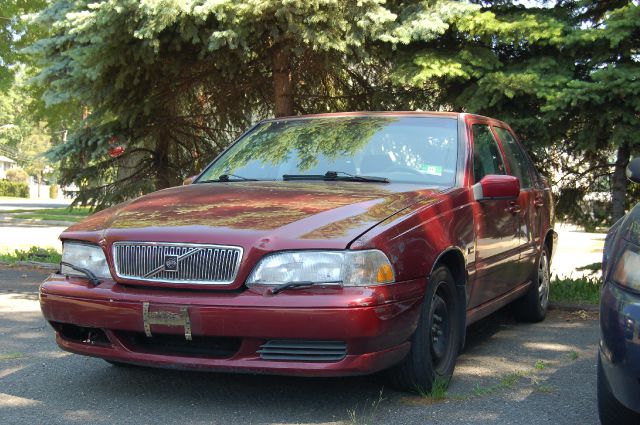 1998 Volvo S70 Base