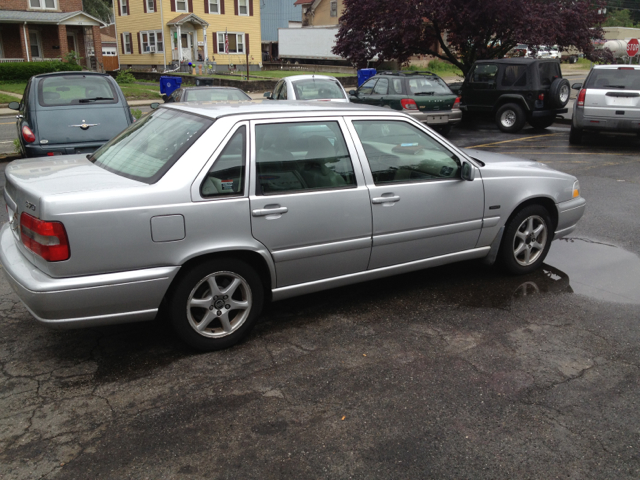 1998 Volvo S70 Base