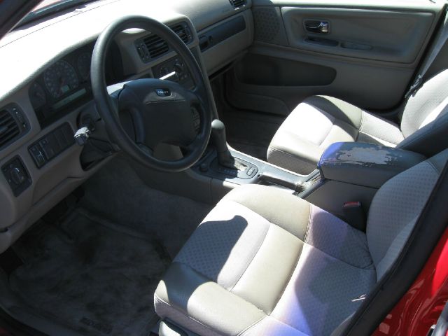 1999 Volvo S70 Base