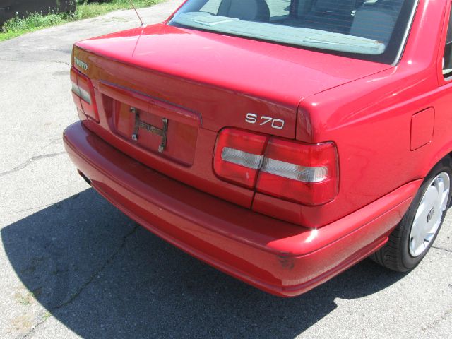 1999 Volvo S70 Base