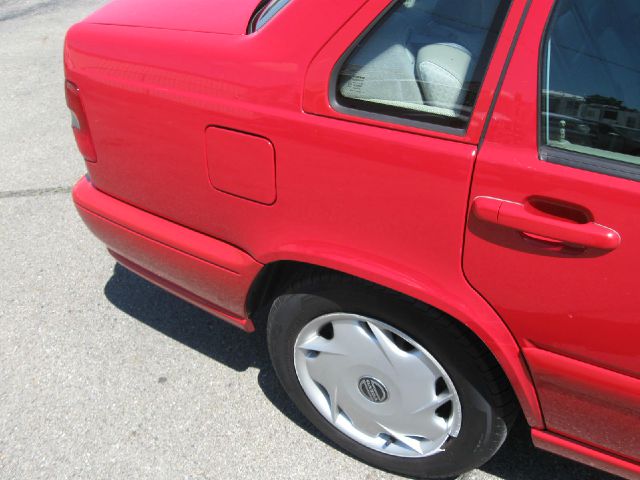 1999 Volvo S70 Base