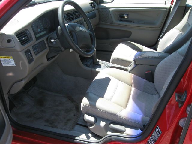 1999 Volvo S70 Base