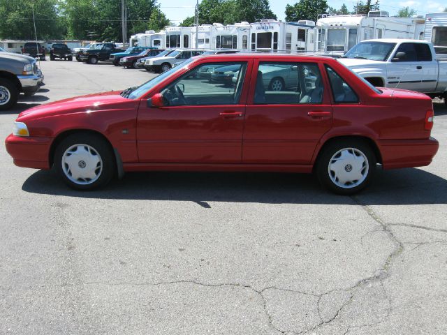 1999 Volvo S70 Base