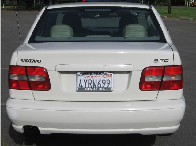 1999 Volvo S70 Base