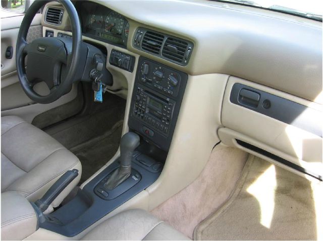 1999 Volvo S70 Base