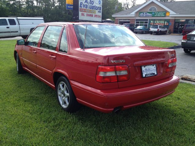 1999 Volvo S70 Base